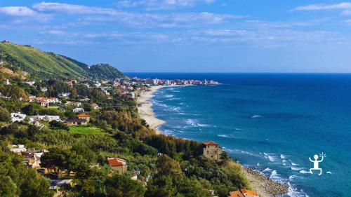 Tour in barca tra i colori del tramonto e mare limpido del Cilento, perfetto per coppie, gruppi e amanti del relax