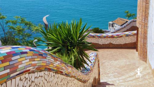 Scorci artistici e unici a Vietri sul Mare, giornata ideale per gruppi, coppie e idee regalo in Campania