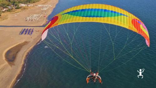 Paesaggi spettacolari visti in volo da Paestum, esperienza per gruppi e momenti speciali, o idea regalo in Campania