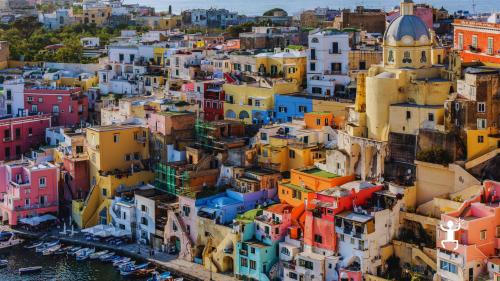 Escursione in barca verso Procida con vista spettacolare, un tour perfetto per coppie, gruppi, addii al celibato/nubilato e come idea regalo in Campania