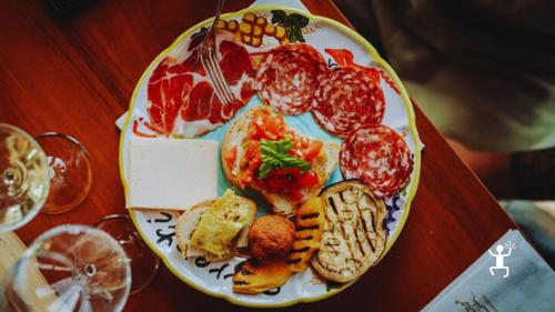 Degustazione di antipasti locali in cantina – esperienza gastronomica perfetta da regalare in Campania