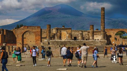 Scavi di Pompei con il Vesuvio sullo sfondo – tour perfetto per gruppi e idee regalo culturali