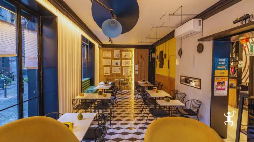 Découvrez le véritable café napolitain avec cuccumella, Chemex et sfogliatella – une expérience sensorielle mêlant tradition et innovation à Naples, idéale pour couples, groupes et team building
