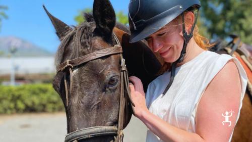 Balade à cheval dans le Parc National du Vésuve, expérience immersive idéale pour les familles, les amis et le team building