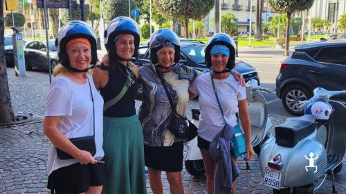 Giro romantico in Vespa Piaggio GS tra i Golfi di Napoli e Salerno per addio al celibato e nubilato o regalo esclusivo