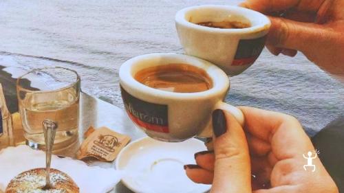 Esperienza d’epoca in Campania con sosta dolce alla Pasticceria Mennella per coppie e addii al celibato