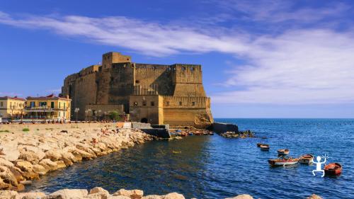 Esperienza in stile Made in Italy tra Napoli e Posillipo per gruppi e idee regalo su due o quattro ruote d’epoca
