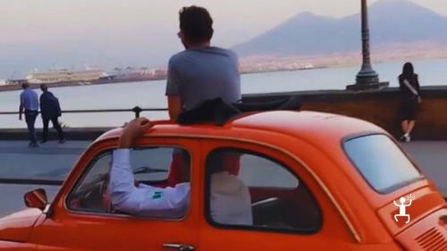 Viaggio nel passato nel cuore di Napoli con sosta al Belvedere di Posillipo e foto in Vespa PX o Fiat 500 iconica