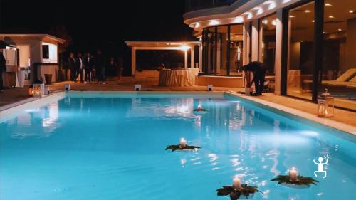 Piscina esterna in struttura benessere a Benevento – relax per gruppi e coppie in Campania