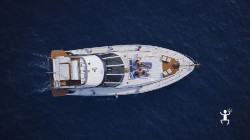 Pernottamento in barca a Castellammare di Stabia per coppie in cerca di un’esperienza romantica sul mare