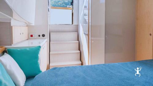 Tour in barca pensato per amici, famiglie o team aziendali, con relax a bordo e panorami tra le gemme della costa campana