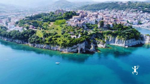 Kurze Tour im Cilento zwischen kristallklaren Buchten, Schnorcheln und SUP, perfekt für Paare, Gruppen und Junggesellenabschiede in Kampanien