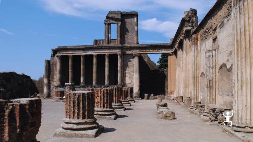 Tour privato tra botteghe di ceramica e scavi di Pompei con autista esperto, perfetto per gruppi e team building in Campania