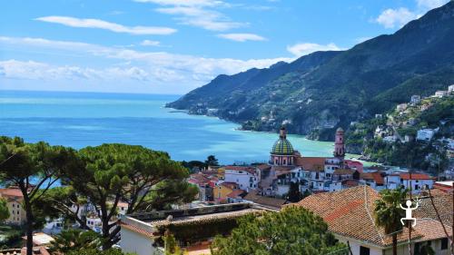 Tour in van privato tra Vietri e Pompei, tra ceramiche e siti UNESCO, ideale per coppie e gruppi in Campania