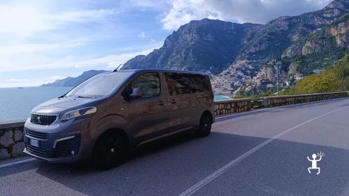 Giornata in van tra Vietri, Ravello e Tramonti con panorami sulla Costiera Amalfitana, esperienza ideale per famiglie