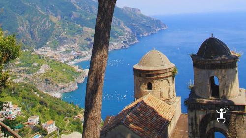 Tour in van da Napoli verso Ravello, alla scoperta dei panorami più suggestivi e dei borghi simbolo della Costiera Amalfitana