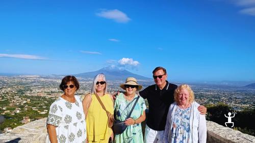 Scopri Ravello con tour in van privato tra viste mozzafiato, ville storiche e borghi pittoreschi della Costiera Amalfitana in Campania