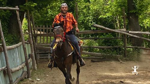 Sentieri pianeggianti tra colline di Agerola per un’esperienza equestre serena e suggestiva in Campania