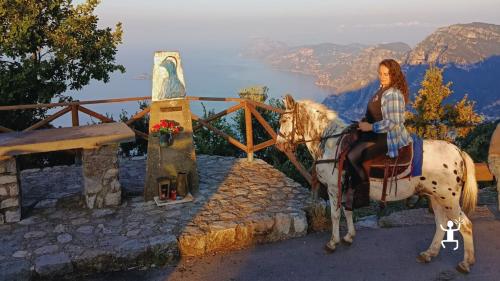 Natura, relax e panorami mozzafiato a cavallo tra le colline di Agerola, esperienza ideale per coppie e famiglie