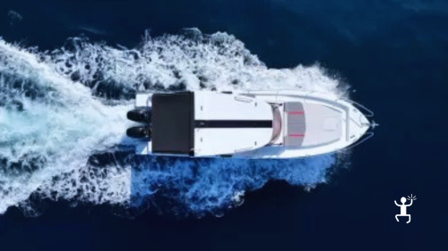 Exclusive boat tour with skipper from Miseno along the Capri coastline, exploring sea caves and the Faraglioni, ideal for couples, families and groups of friends