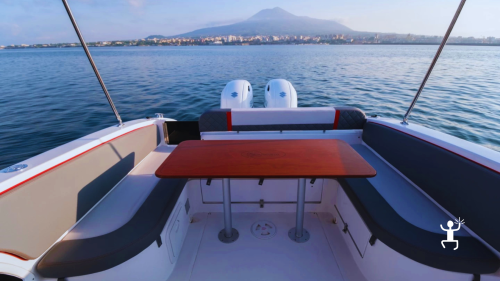Private cabin cruiser tour from Miseno to the Blue Grotto, the Faraglioni and the Capri coast, ideal for couples and groups in Campania