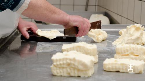 Antico caseificio artigianale a Vico Equense nella Penisola Sorrentina con laboratorio e degustazione, perfetta idea regalo gastronomica