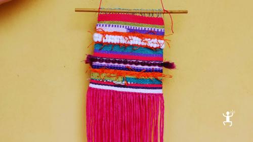 Arte della tessitura a mano a Bisaccia in Irpinia con maestra tessitrice e laboratorio esperienziale, attività autentica per famiglie