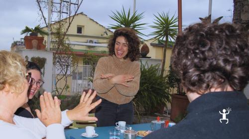 Tour nei Quartieri Spagnoli con laboratorio sui gesti napoletani, perfetta idea regalo in Campania