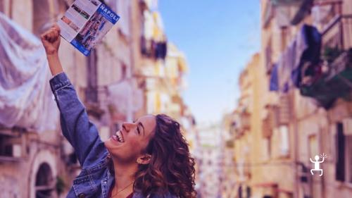 Esperienza di benvenuto a Napoli con introduzione storica in Piazza del Gesù e consulenza personalizzata, ideale per gruppi