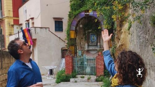 Tour tra Vomero e centro storico con vista Vesuvio, ideale per famiglie e idee regalo originali in Campania