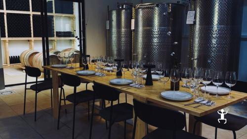 Visita barricaia e degustazione vini autoctoni a Casola vicino Caserta Vecchia, esperienza per coppie in Campania