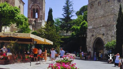 Tour della Costiera Amalfitana tra panorami e borghi, ideale per coppie, gruppi e perfetta idea regalo
