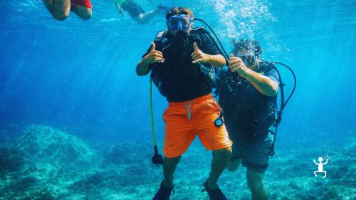 Battesimo del mare nel Cilento con immersione guidata ad Agropoli, esperienza sicura e perfetta per principianti in Campania