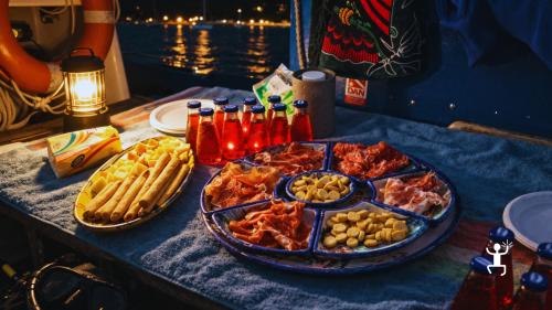 Snorkeling notturno nel Cilento con aperitivo a bordo e navigazione serale ad Agropoli, perfetta idea regalo