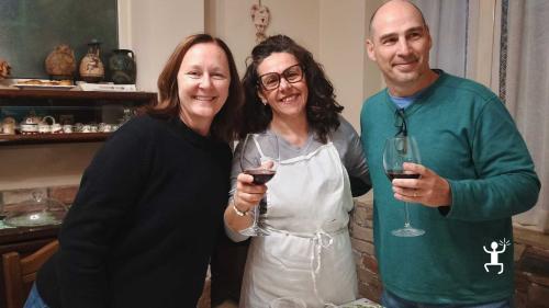 Corso dolci napoletani a Scafati con cuoca locale e preparazione di dessert tradizionali campani, ideale per coppie e gruppi