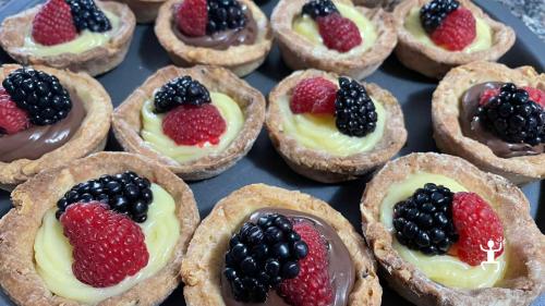 Laboratorio di dolci a Scafati con esperienza conviviale in casa campana, tra tradizione e preparazione di tiramisù, crostate e biscotti