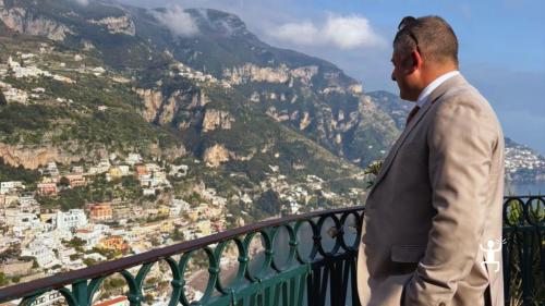 Trasferimento in minivan con autista professionista da Salerno verso Positano lungo la Costiera Amalfitana, ideale per viaggi in Campania