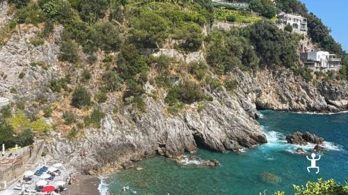 Tour a Sorrento con minivan e autista professionista tra centro storico e panorami sul Golfo di Napoli, ideale per coppie e gruppi in Campania
