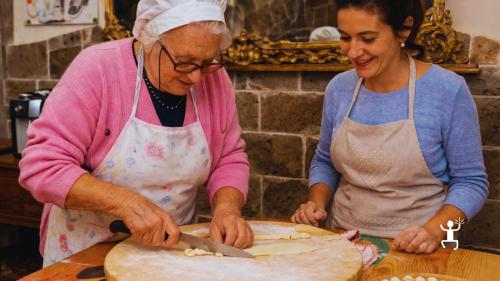 Esperienza gastronomica a Castel Morrone vicino Caserta con laboratorio di pasta tipica e degustazione per coppie 