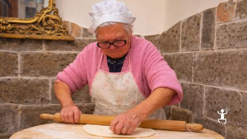 Esperienza a Castel Morrone vicino Casertavecchia e Castello di Limatola con cooking class e trekking in Campania