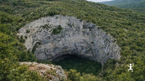 Lezione di cucina con cuoca locale e trekking guidato con guida ambientale escursionistica alle Comole esperienza per famiglie