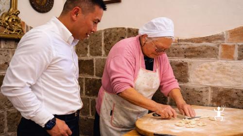 Esperienza in Campania a Castel Morrone, vicino Caserta con cooking class e trekking guidato per gruppi di amici