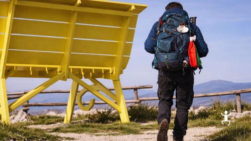 Escursione alla sedia gigante di Castel Morrone vicino Casertavecchia per famiglie e gruppi in Campania