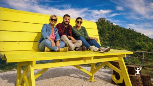 Escursione alla sedia gigante di Castel Morrone vicino Casertavecchia e Castello di Limatola per famiglie in Campania