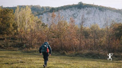 Esperienza trekking a Monte Castello di Castel Morrone con guida ambientale perfetta idea regalo in Campania