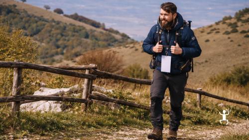 Trekking tra mura sannite e natura a Castel Morrone a Caserta per famiglie e gruppi in Campania