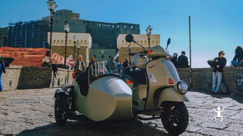 Tour in Vespa sidecar a Napoli sul lungomare e Posillipo, esperienza romantica per coppie con guida locale