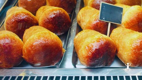 Esperienza Vespa sidecar a Napoli con sosta al Belvedere di Posillipo, adatta a coppie in Campania