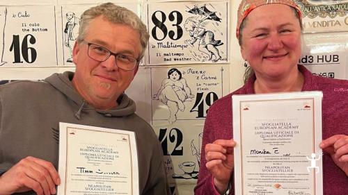 Laboratorio di pasticceria napoletana con preparazione di sfogliatella, per team building e coppie