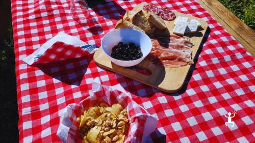 Passeggiata a cavallo nel Sannio beneventano a Sant’Agata de’ Goti con aperitivo, perfetta per gruppi di amici e idee regalo